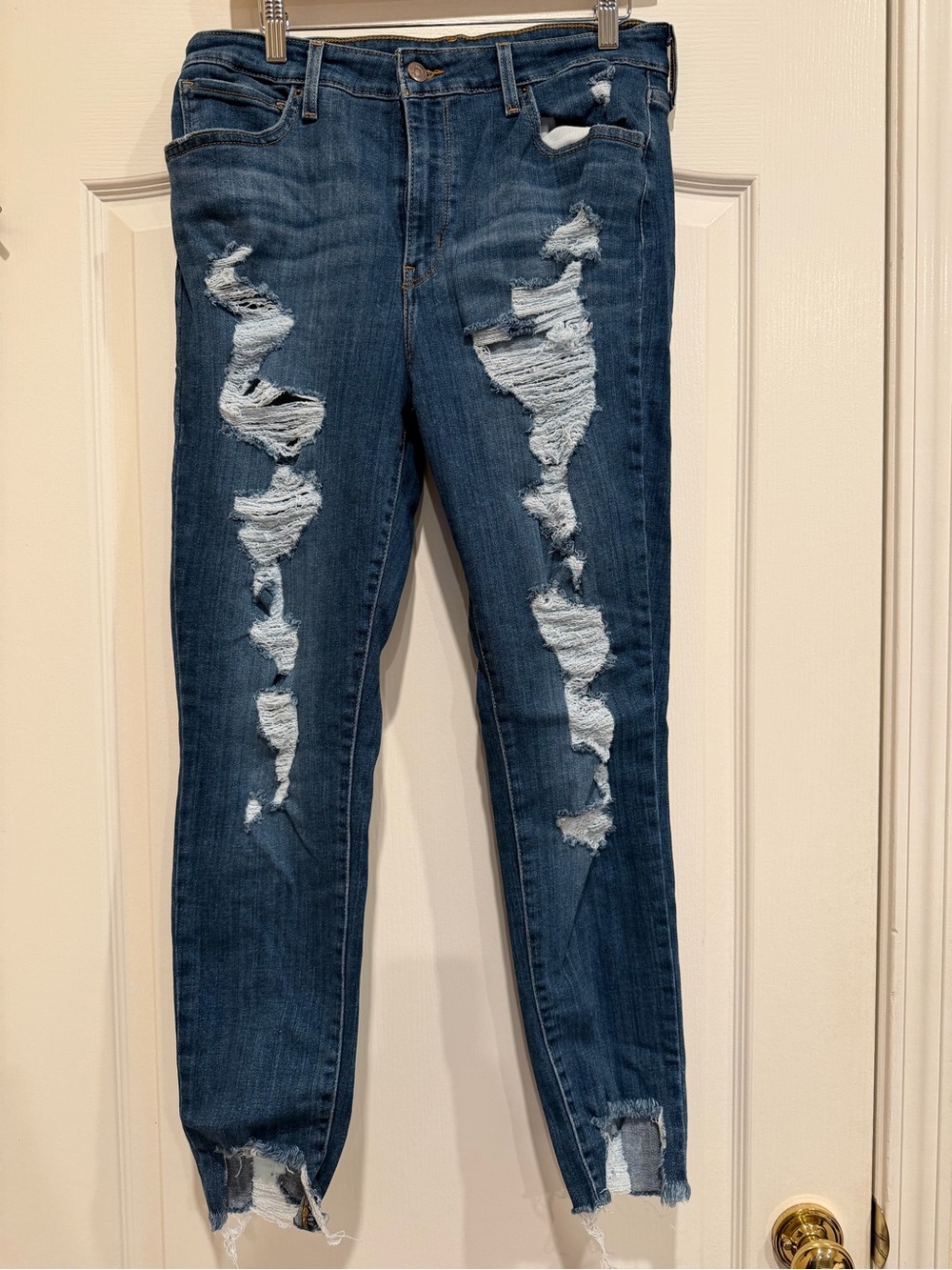 Levi's Women's Dark Blue Distressed Skinny Jeans